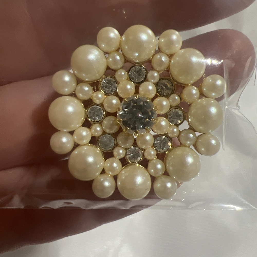 Vintage Faux Pearl Cluster Rhinestone Circle Pin Brooch Pendant